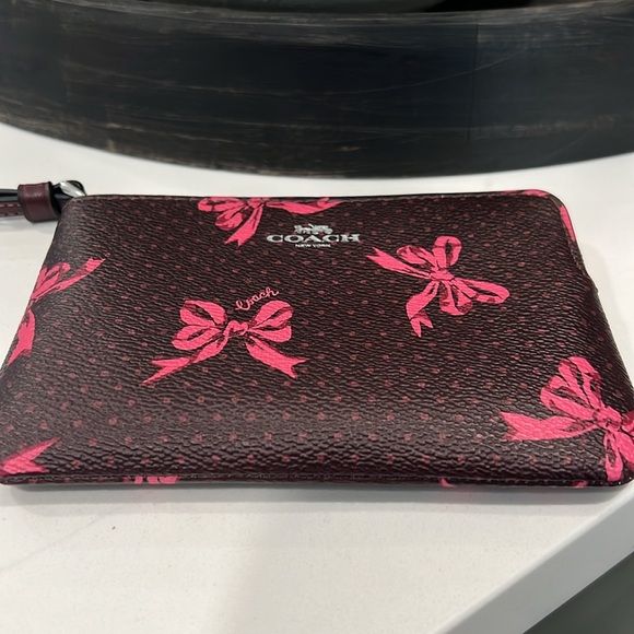 🎀Coach🎀 Wristlet 🎀